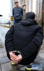 民警公交车上抓扒窃 “江洋大盗”落网