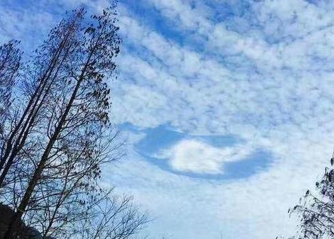 浙江天空现爱心云奇观 网友：被虐一脸